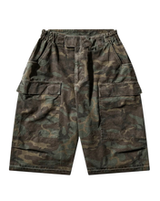 Load image into Gallery viewer, DIARY RIPSTOP CAMO BAGGY CUT OFF CARGO SHORT
