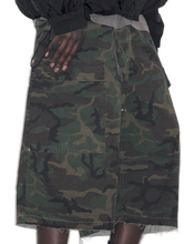 Load image into Gallery viewer, DIARY RIPSTOP CAMO BAGGY CUT OFF CARGO SHORT
