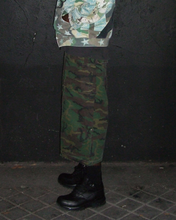 Load image into Gallery viewer, DIARY RIPSTOP CAMO BAGGY CUT OFF CARGO SHORT
