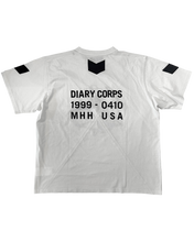 Load image into Gallery viewer, DIARY WHITE BULLDOG CONSTRUCTED T-SHIRT
